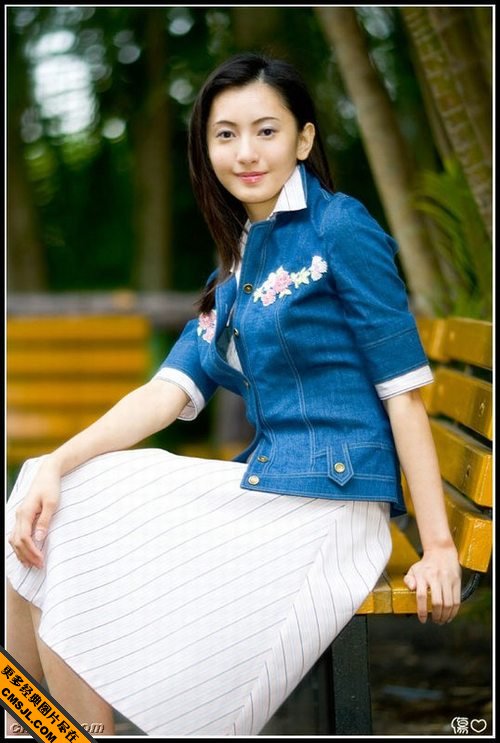 ��ͷʱ�д���С��Ů