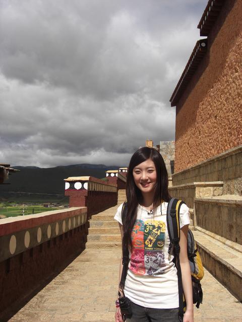 ��Ʒ����Ů������ȫ��