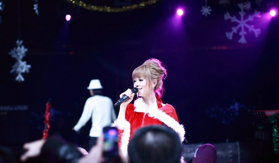 �ձ�����Ů�Ǻ���ө�Ը�д����