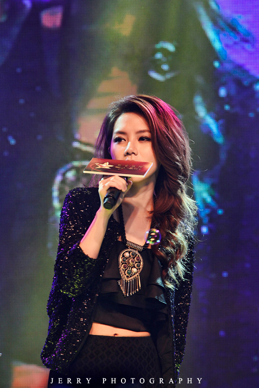 ������Ů�������ݳ����Ӱ 