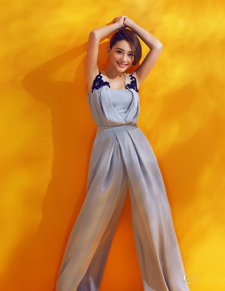 ����Ӧ�ɶ���������Ů�� ��ת��in�ﶬʱ����ҹƬ 