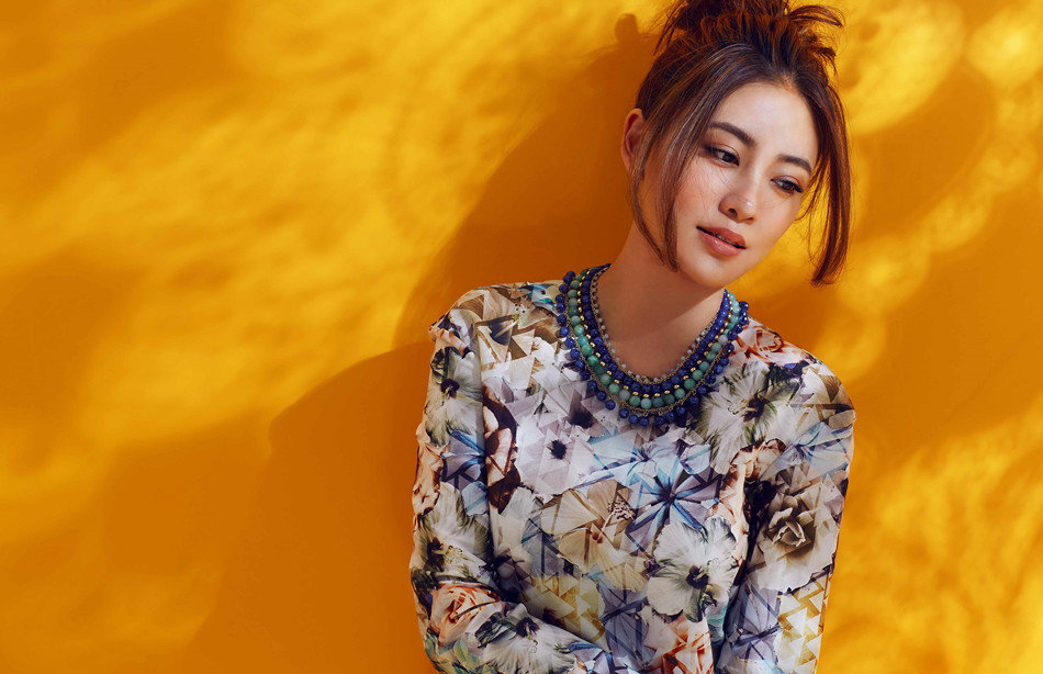 ����Ӧ�ɶ���������Ů�� ��ת��in�ﶬʱ����ҹƬ 