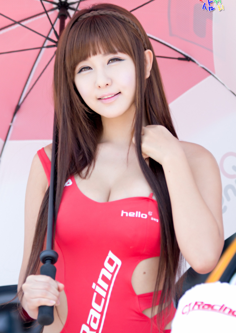 ����Ů�����ǻݳ���չ����������